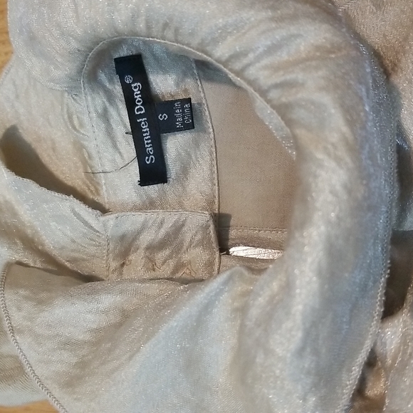 Samuel Dong gold sleeveless blouse with collar and ruffle small - Picture 7 of 10